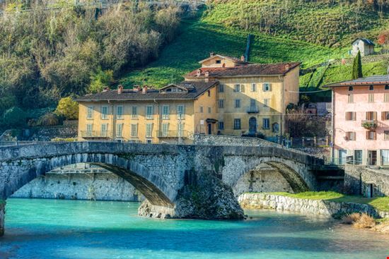 San Pellegrino Terme Ponte San Nicola, San Pellegrino Terme Shutterstock.com 